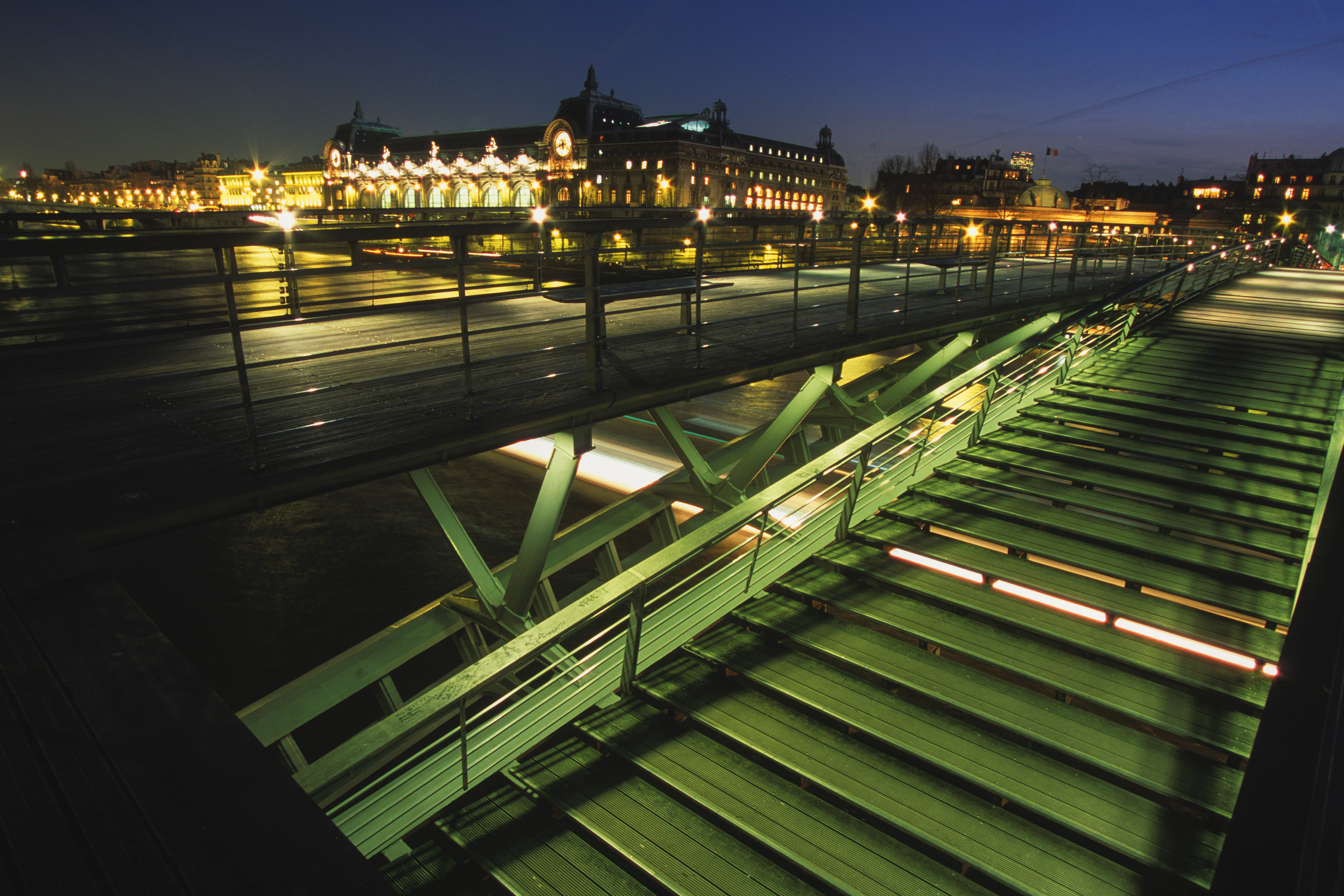Passerelles des arts bridge Paris
